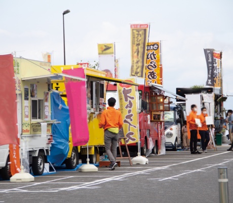 キッチンカー＆ビアガーデン：１